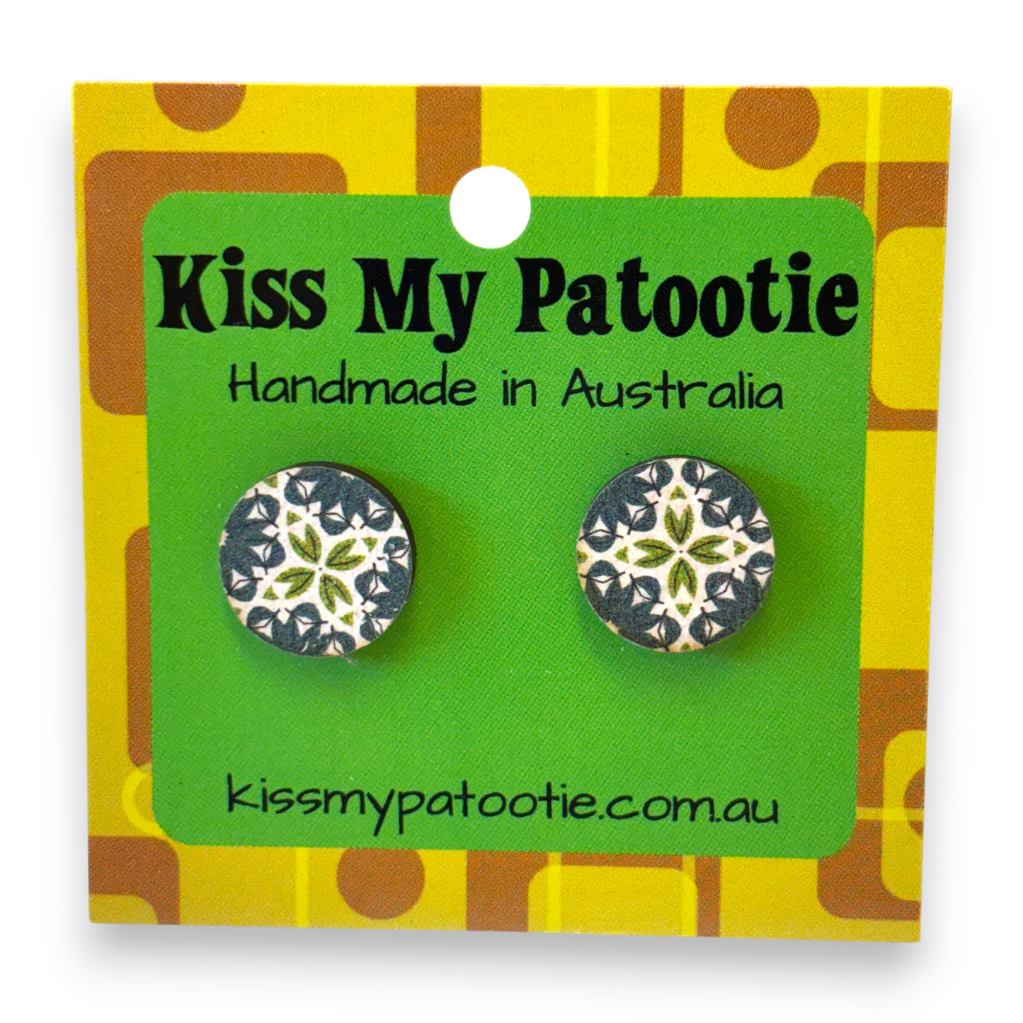 Retro wooden earrings / studs