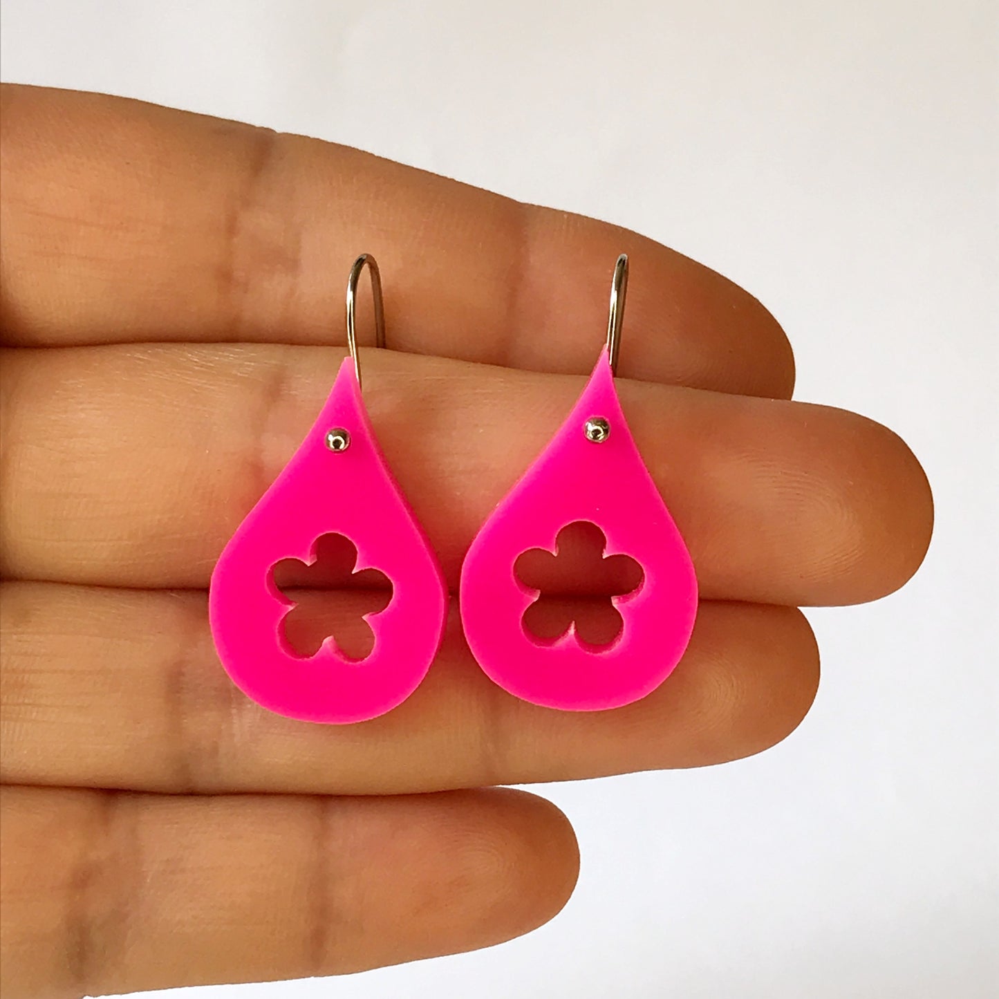 Teardrop Daisy Earrings - laser cut acrylic - pink