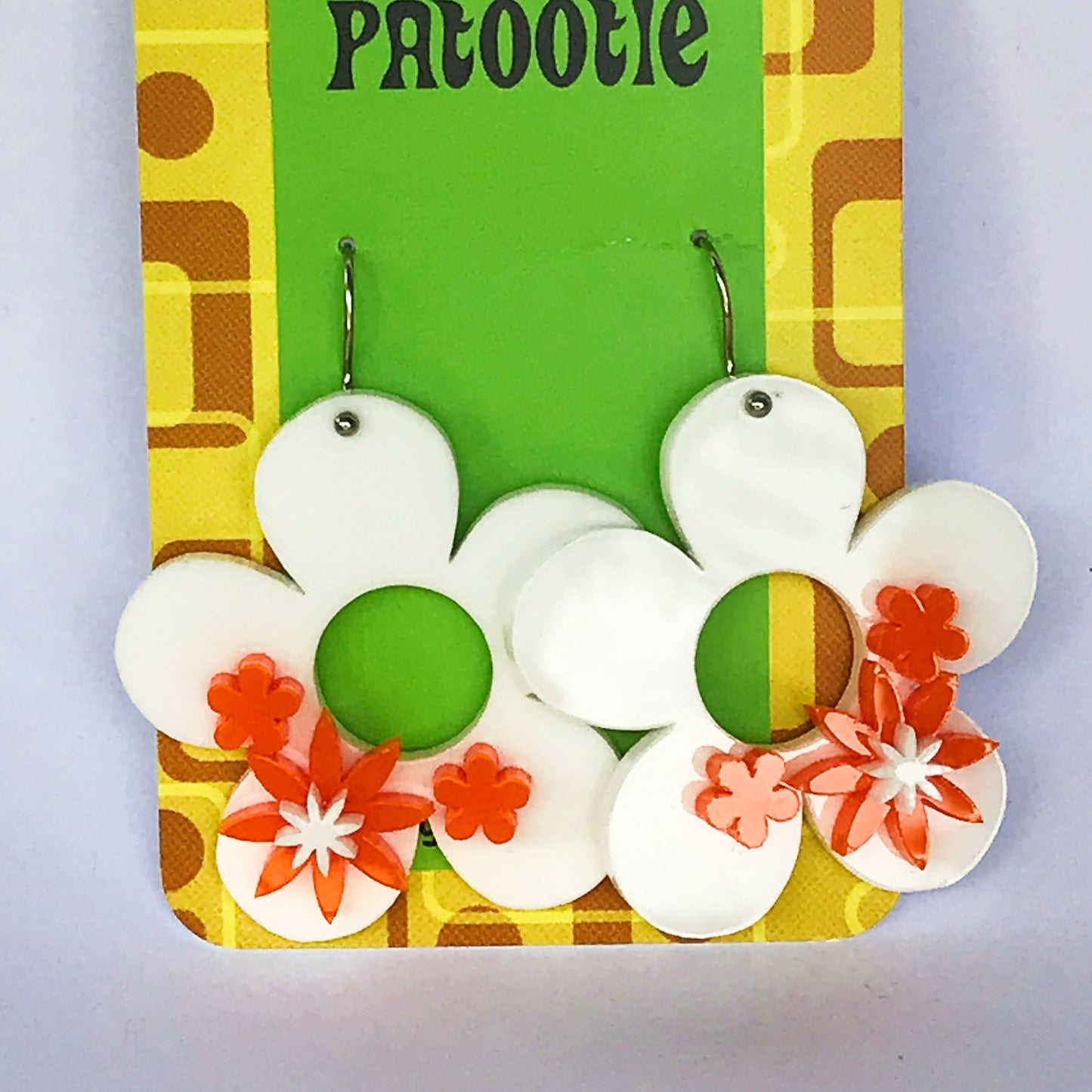 Retro Daisy Earrings - laser cut acrylic - white