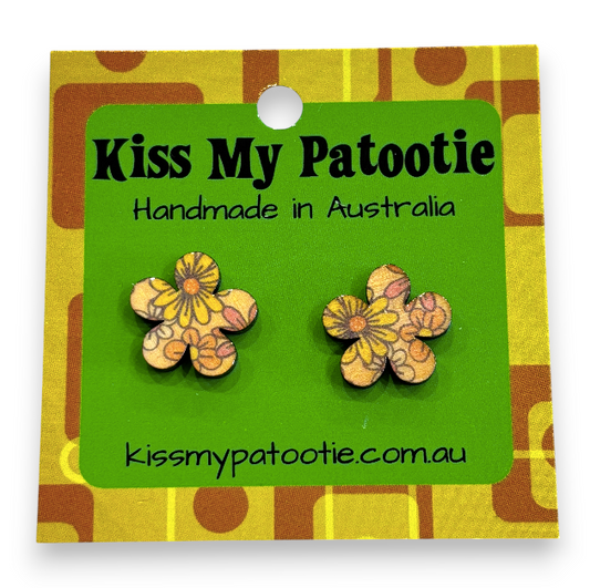 Retro wooden earrings  / studs