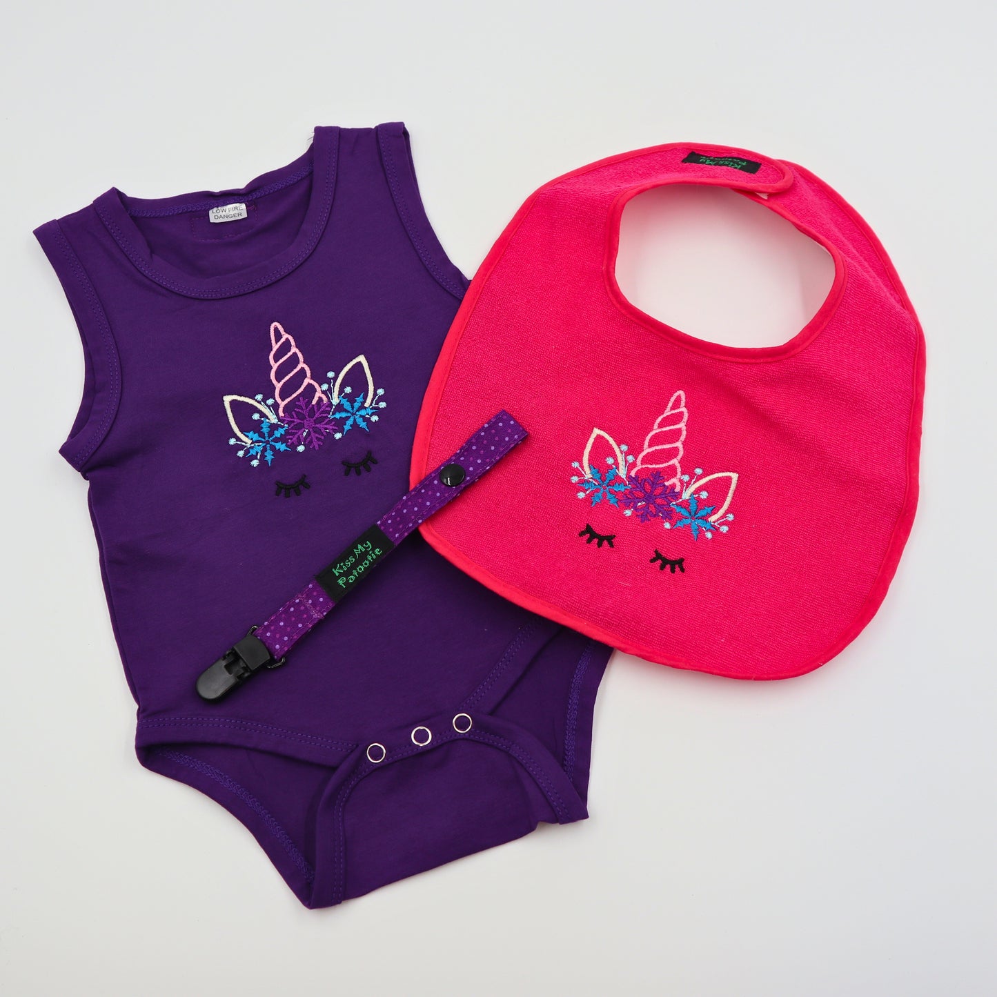 Onesie / bodysuit, bib & dummy clip set - premie / baby / toddler
