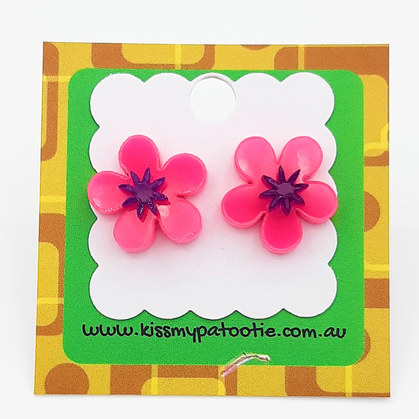 Flower laser cut acrylic earrings - daisy - hot pink
