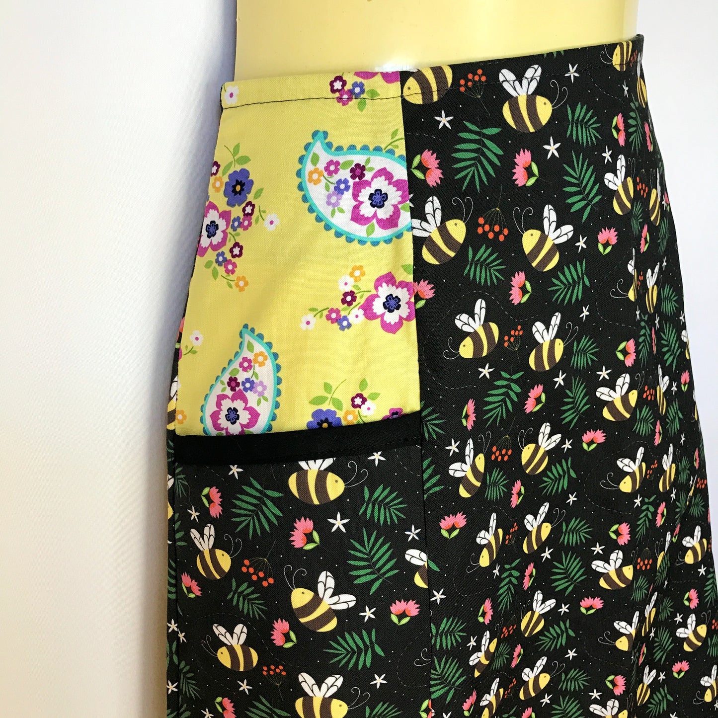 Ladies A Line Skirt - Bumble bees - sizes 8 - 18