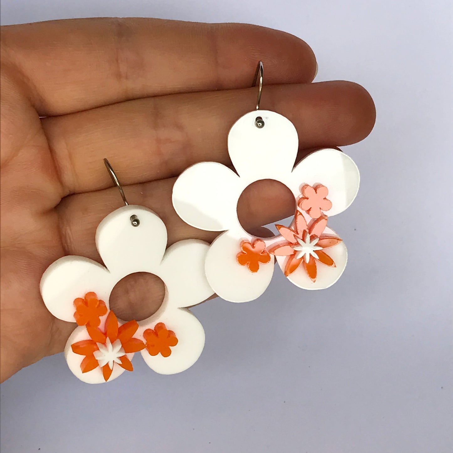 Retro Daisy Earrings - laser cut acrylic - white