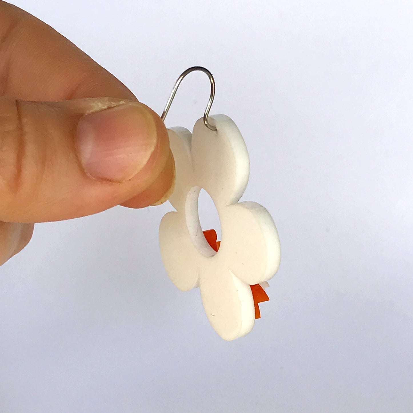 Retro Daisy Earrings - laser cut acrylic - white