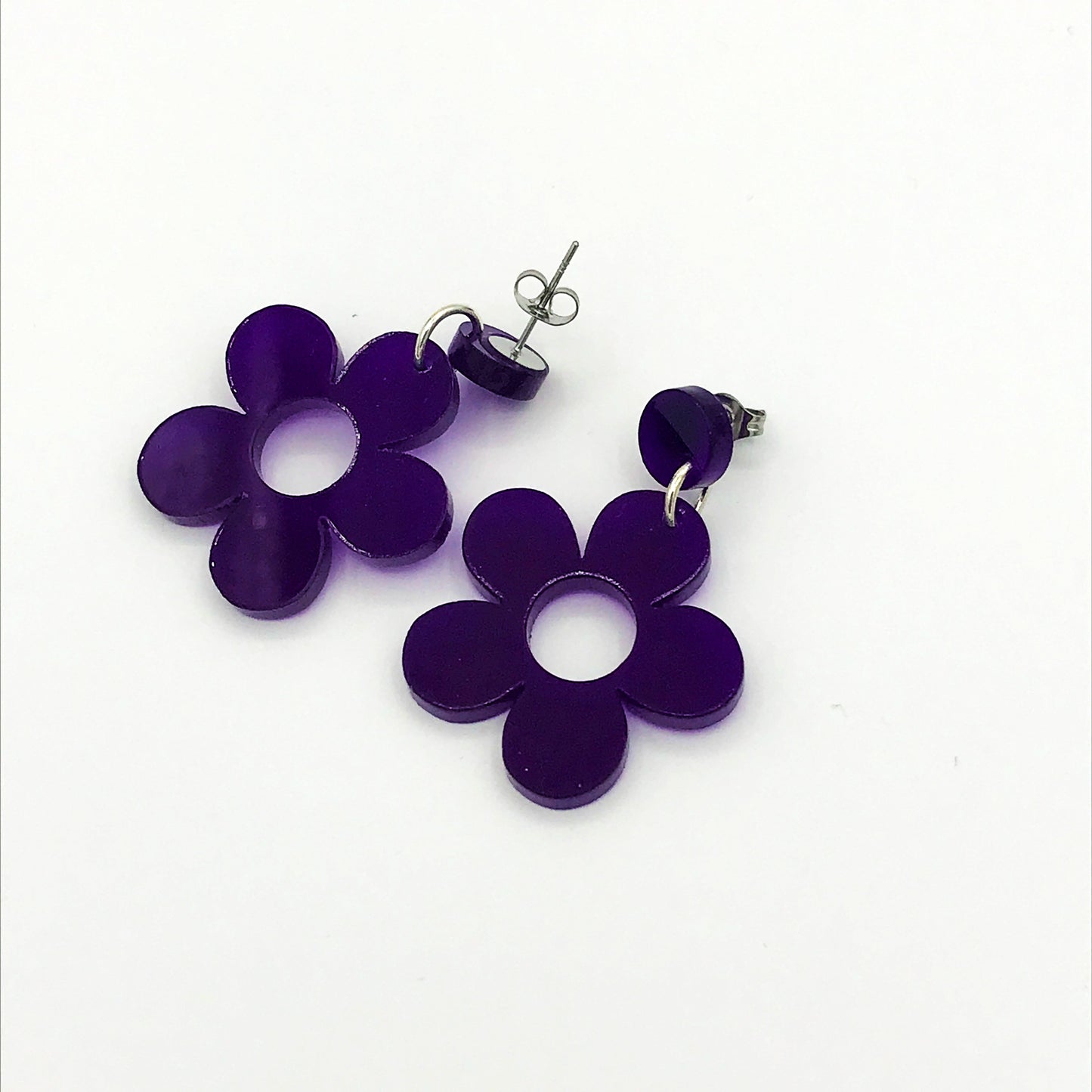 Retro Daisy Earrings - laser cut acrylic - purple