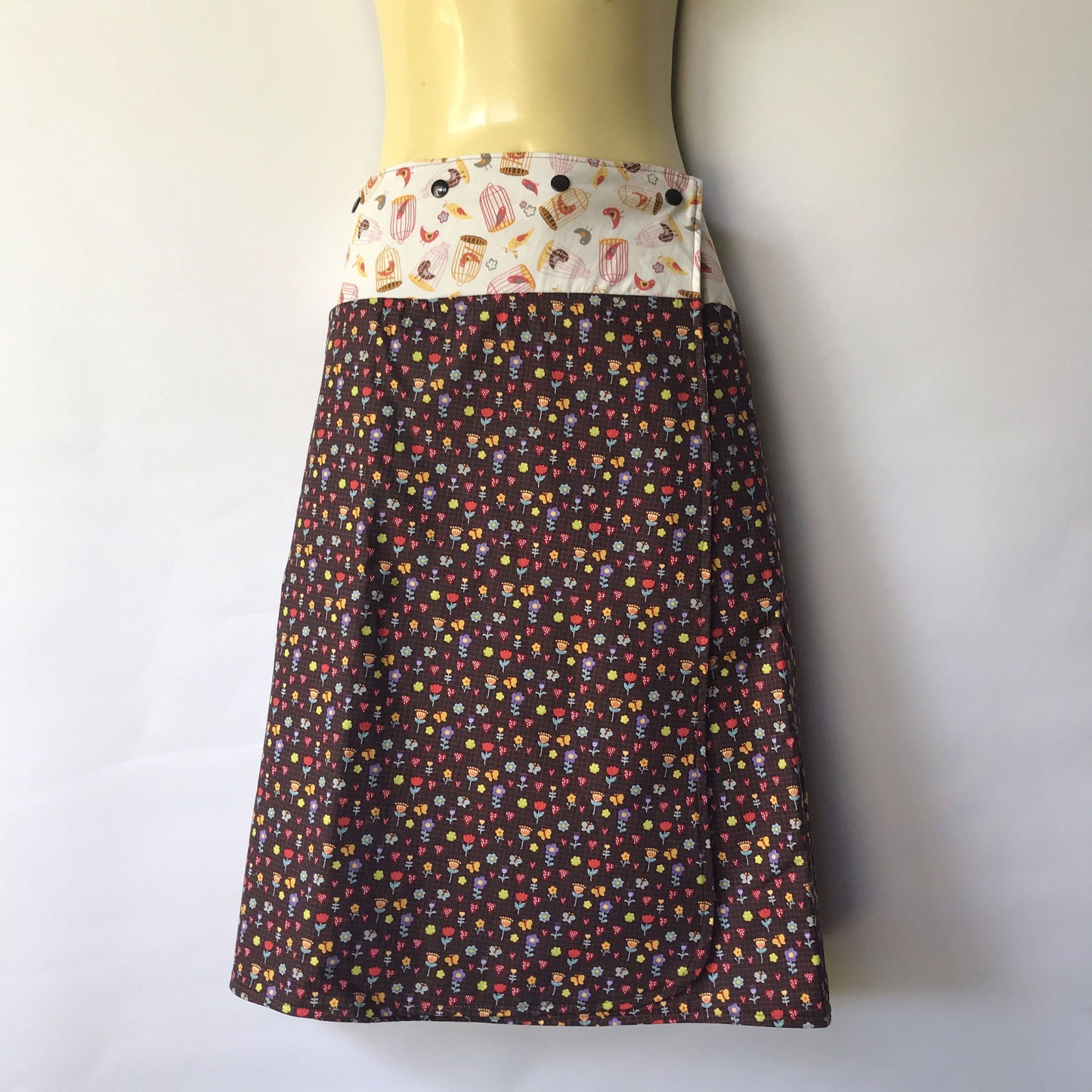 Ladies Reversible Wrap Skirt - cream & brown birds - Sizes 8 to 24