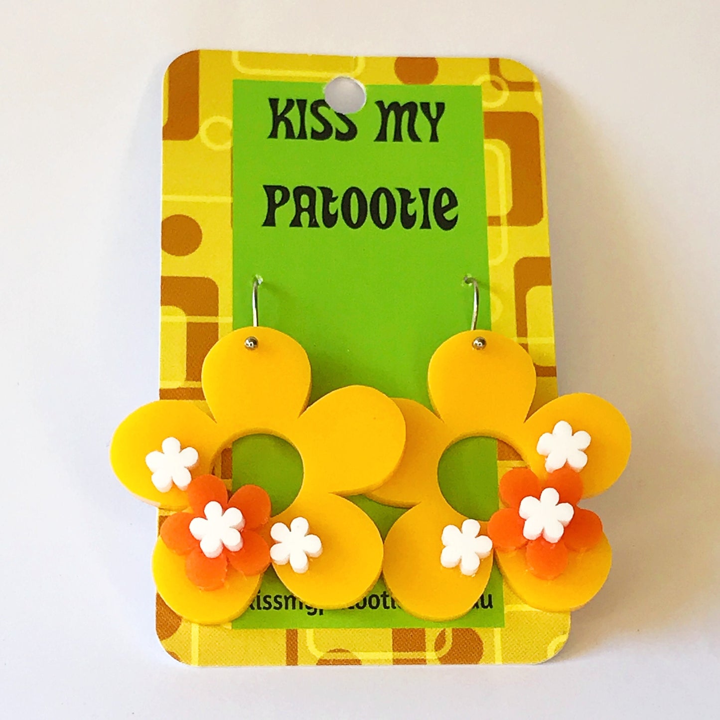Retro Daisy Earrings - laser cut acrylic - yellow