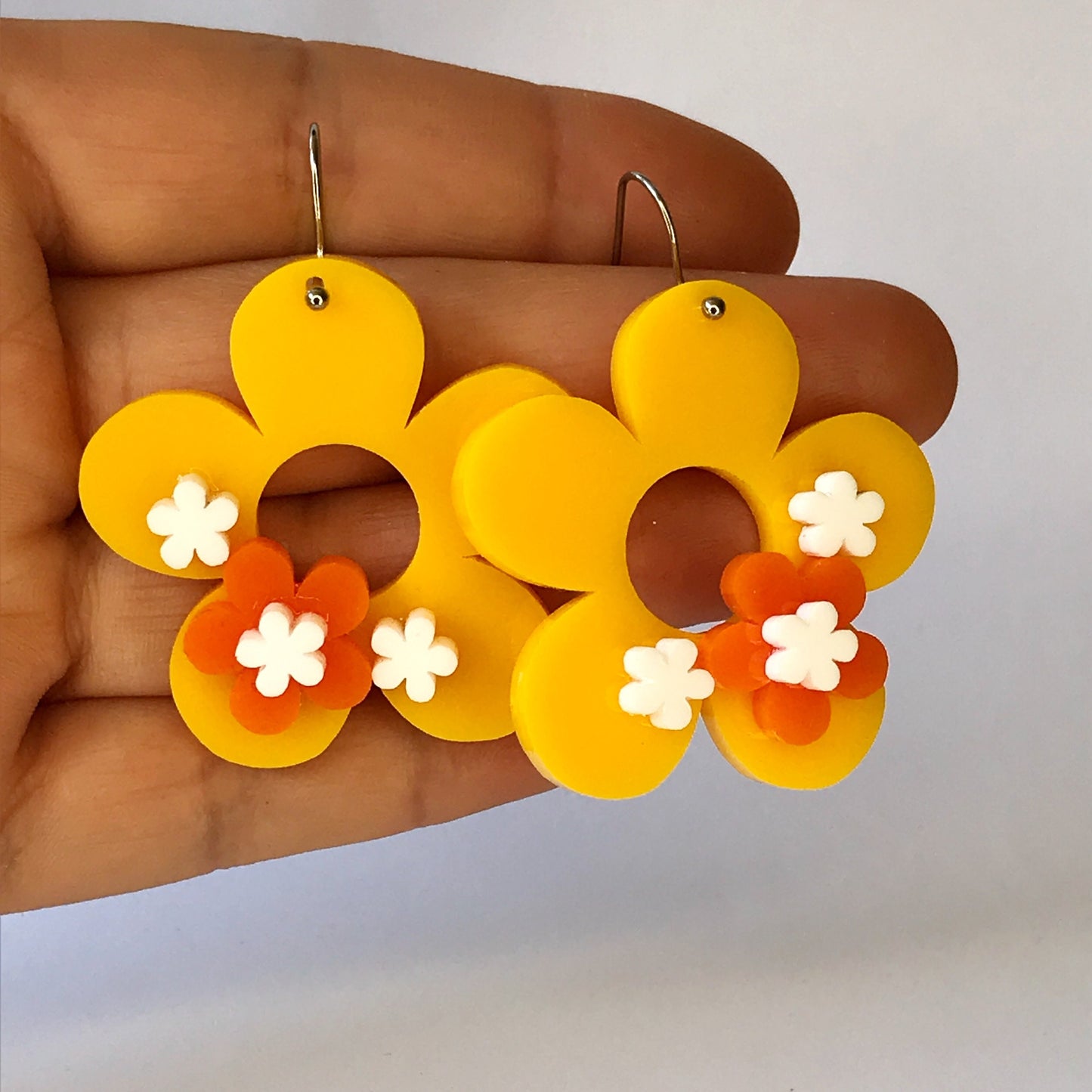 Retro Daisy Earrings - laser cut acrylic - yellow